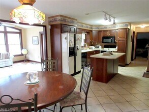 1322 Steele Hill Rd NW in New Philadelphia, OH - Building Photo - Building Photo