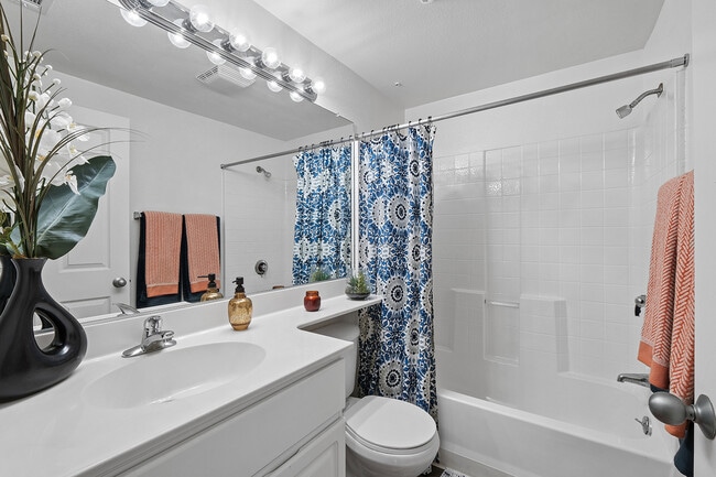 Crescent Heights Luxury Apartment Homes