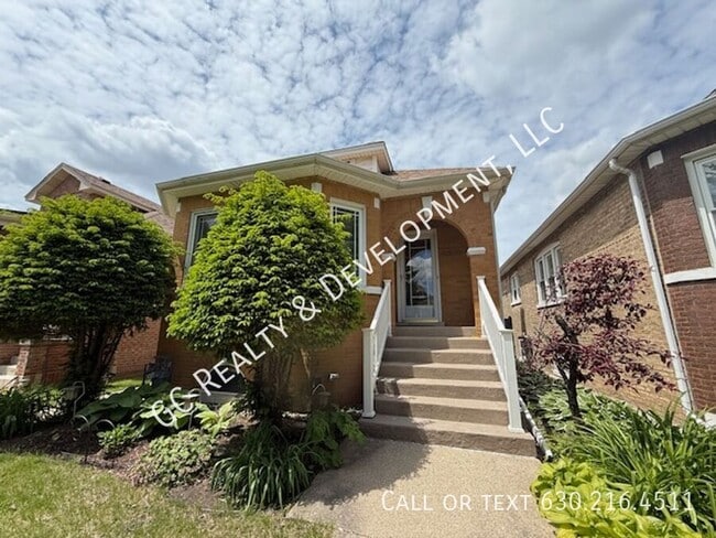 property at 4120 N Overhill Ave
