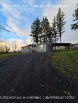 15 N Hillside Dr in Otis, OR - Building Photo