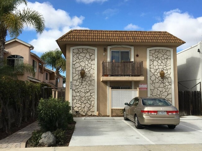 4554 Campus Ave, Unit 1 in San Diego, CA - Foto de edificio - Building Photo