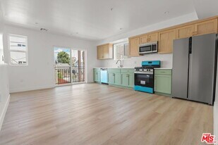 1263 Browning Blvd in Los Angeles, CA - Building Photo