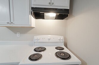 175 School St in Putnam, CT - Building Photo - Building Photo