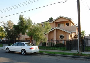 924 S Cambridge St in Anaheim, CA - Building Photo - Building Photo