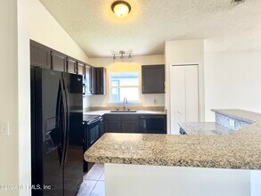 3336 Cancun Dr E in Jacksonville, FL - Building Photo - Building Photo