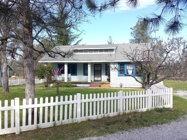 property at 11828 Earl Dr