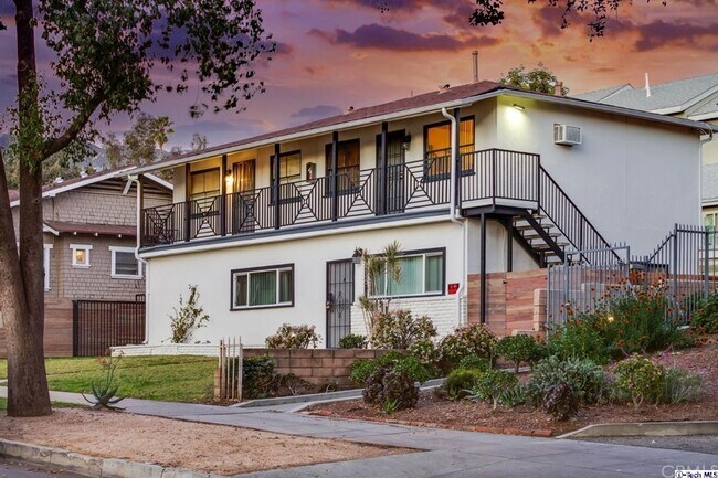 1310 N Marengo Ave in Pasadena, CA - Building Photo - Building Photo