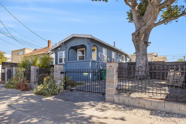 5040 Melrose Ave in Oakland, CA - Building Photo - Building Photo
