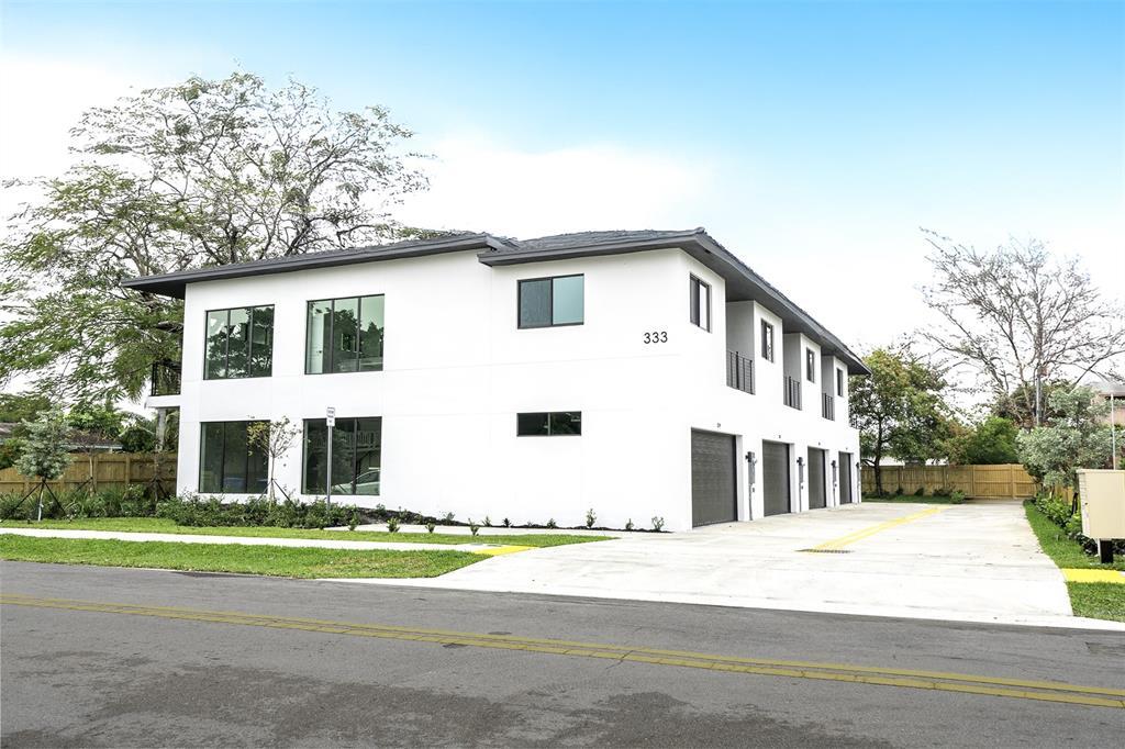 333 NW 41st St in Oakland Park, FL - Foto de edificio