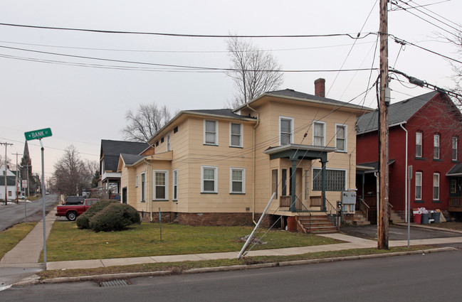 104 W Bank St in Albion, NY - Building Photo - Building Photo