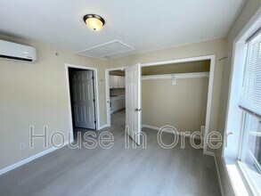 307 8th Ave E in Hendersonville, NC - Building Photo - Building Photo