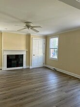 105 Royal St SW in Leesburg, VA - Building Photo - Building Photo