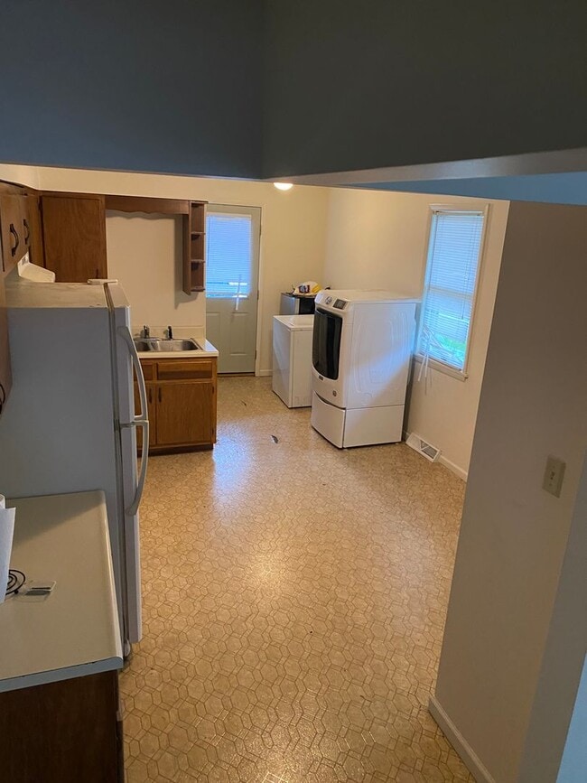 112 S Fayette St in Shippensburg, PA - Building Photo - Building Photo