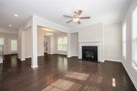 374 Provenance Dr in Sandy Springs, GA - Foto de edificio - Building Photo