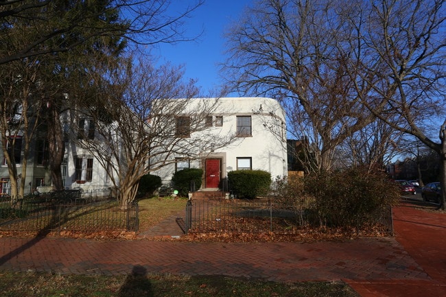 1126 S Carolina Ave SE