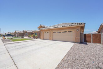 4374 W 25th Pl in Yuma, AZ - Building Photo - Building Photo