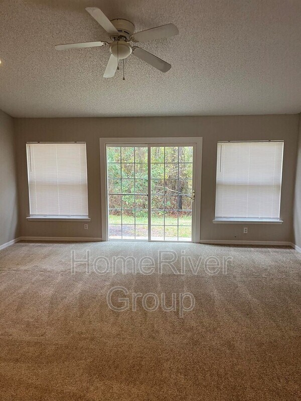 11008 Apple Blossom Trail W in Jacksonville, FL - Building Photo - Building Photo
