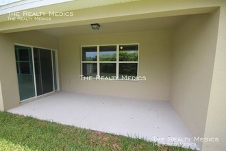 9752 Pepper Tree Trail in Wildwood, FL - Building Photo - Building Photo