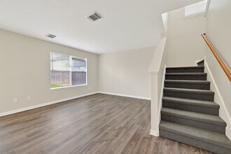 7351 Parkland Manor Dr in Cypress, TX - Building Photo - Building Photo