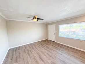 1110 E Highland Ave-Unit -15 in Phoenix, AZ - Building Photo - Building Photo