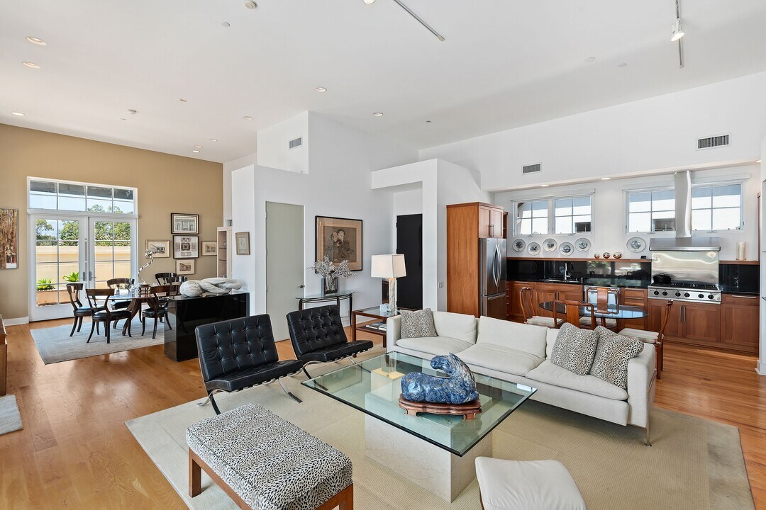 350 Chapala St in Santa Barbara, CA - Building Photo