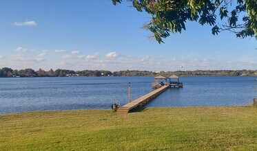 1026 S Lake Mariam Dr in Winter Haven, FL - Building Photo - Building Photo