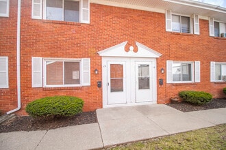 4715 Bennett Rd, Unit 17 in Toledo, OH - Building Photo - Building Photo