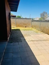 1543 W Roger Rd in Tucson, AZ - Foto de edificio - Building Photo
