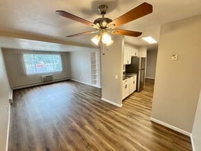 Southview Apartments in Madison, WI - Building Photo - Building Photo