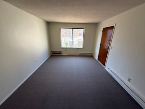 67 Dallas Terrace in Waterbury, CT - Building Photo - Building Photo