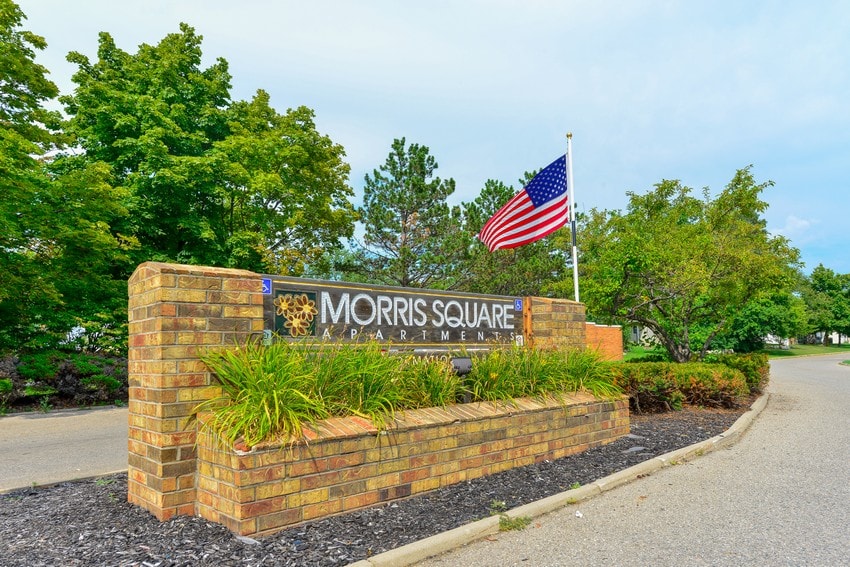 Morris Square in Mount Morris, MI - Foto de edificio