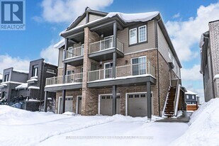 23 Hay Ln. in Barrie, ON - Building Photo