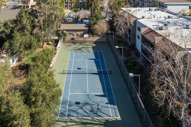 Fernwood Apartments in Redlands, CA - Building Photo - Building Photo