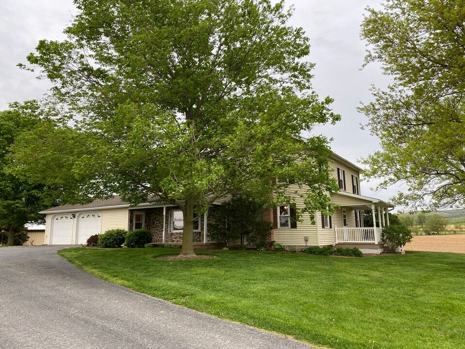100 High Rd in Shippensburg, PA - Building Photo