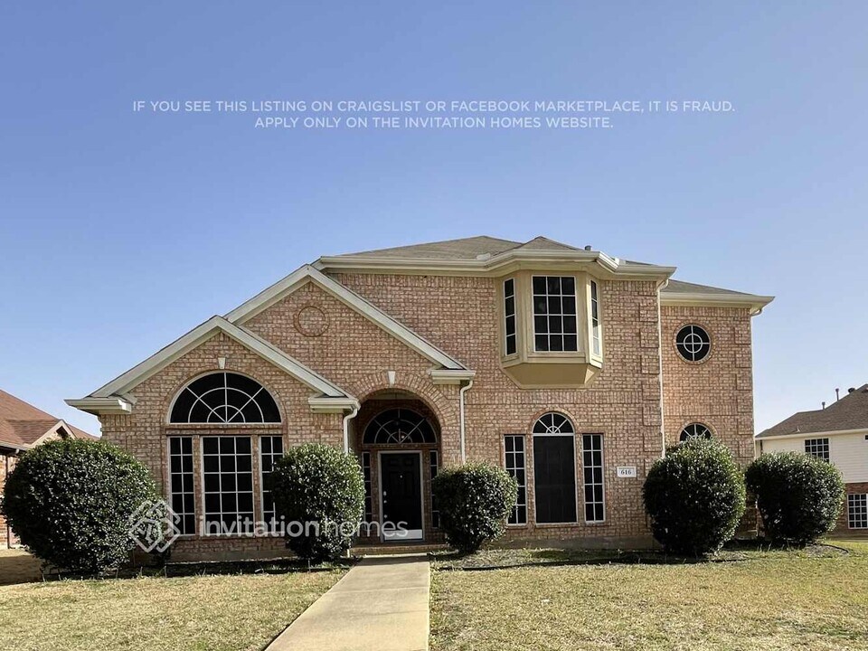 616 Manchester Dr in Mansfield, TX - Building Photo