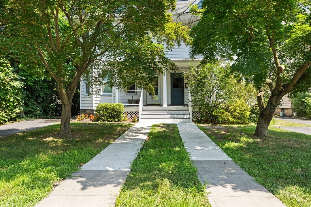 188 Orange Ave in Suffern, NY - Building Photo