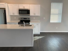 10366 Kidron Ave in Englewood, FL - Building Photo - Building Photo