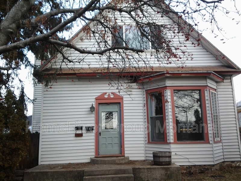 528 S 5th St W in Missoula, MT - Building Photo