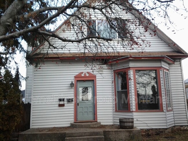 property at 528 S 5th St W