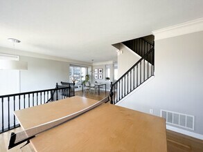 8661 N Meridian St in Indianapolis, IN - Foto de edificio - Building Photo