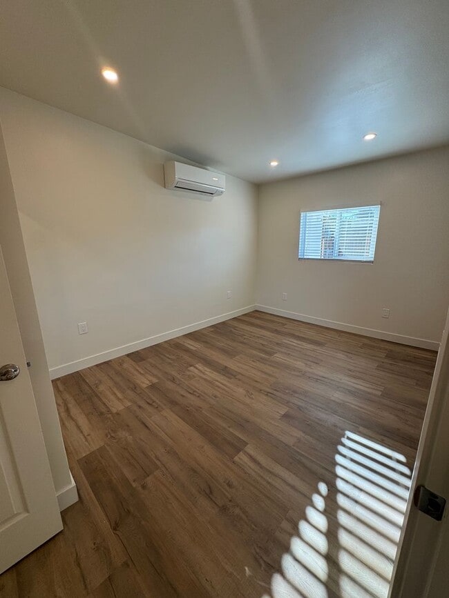 263 E 21st St in Costa Mesa, CA - Building Photo - Building Photo