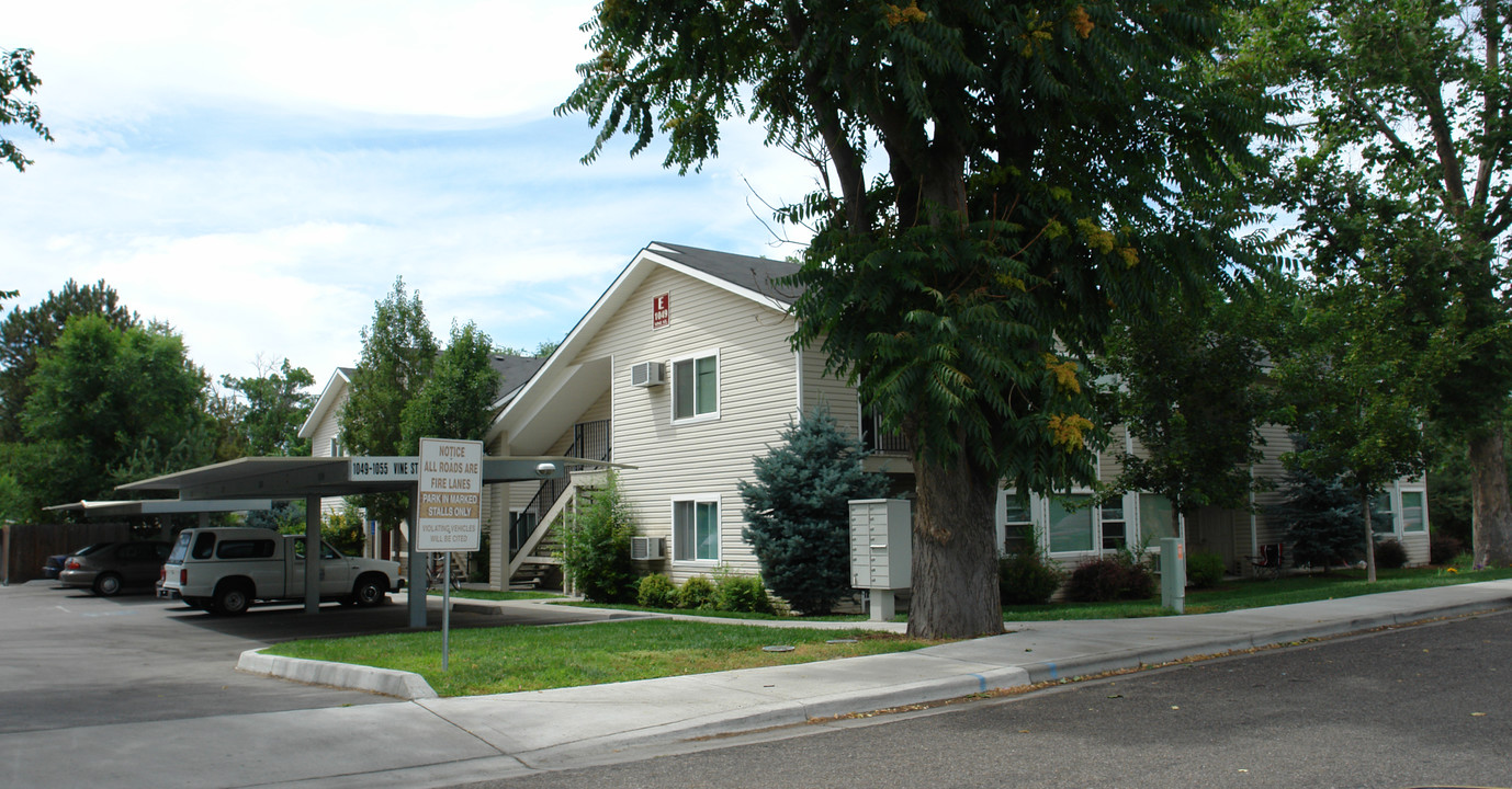 Vine Terrace in Boise, ID - Building Photo