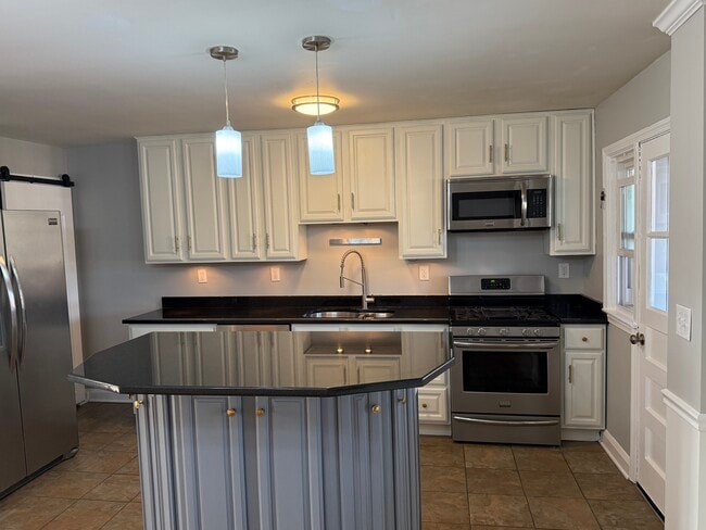 property at 21 Skidmore Ct