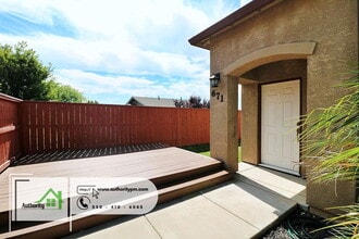671 Mission De Oro Dr in Redding, CA - Building Photo - Building Photo