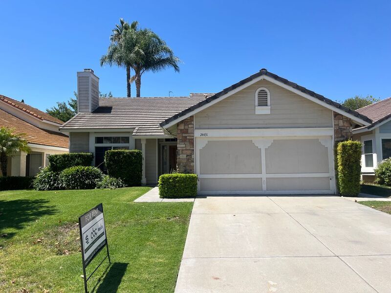 24431 Ridgewood Rd in Murrieta, CA - Building Photo