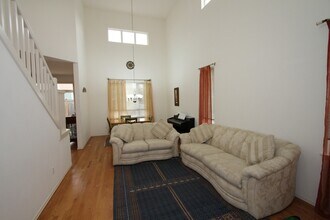 22545 SE 12th Pl in Sammamish, WA - Building Photo - Building Photo