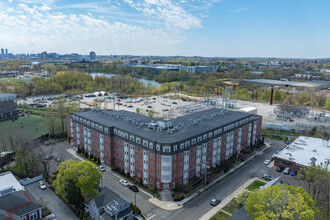 Britney Place Condominiums in Everett, MA - Foto de edificio - Building Photo