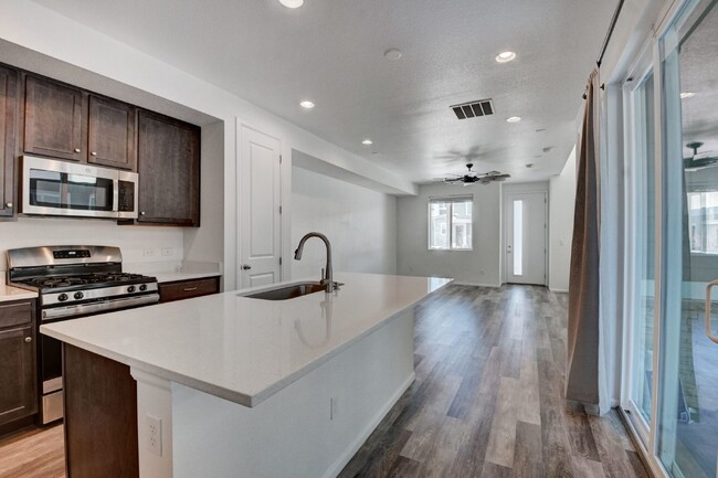 593 S Pitkin Ct in Aurora, CO - Building Photo - Building Photo