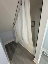 7926 Cory Ave in Cleveland, OH - Foto de edificio - Building Photo