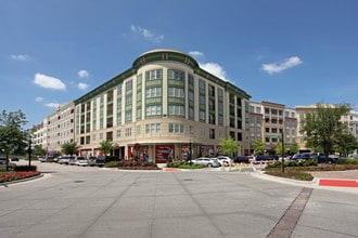 Lofts at Watters Creek Apartments in Allen, TX - Foto de edificio - Building Photo
